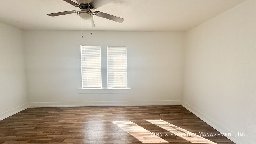 Building Photo - 420 W Lynn St