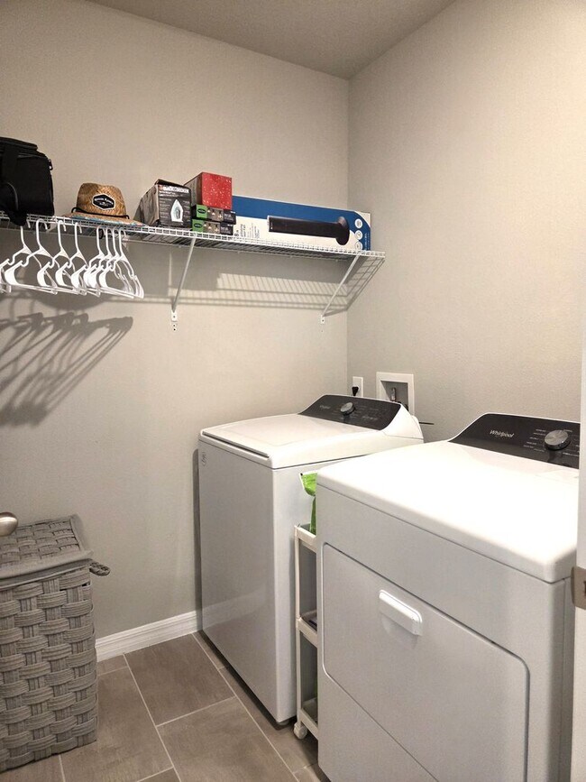 Building Photo - Pet Friendly Home in Cagan Crossings East