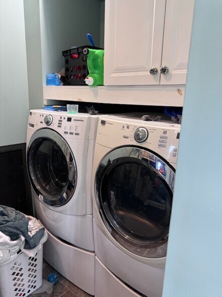 Laundry Room - 124 Lacey St