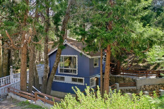 Building Photo - 407 S Dart Canyon Rd