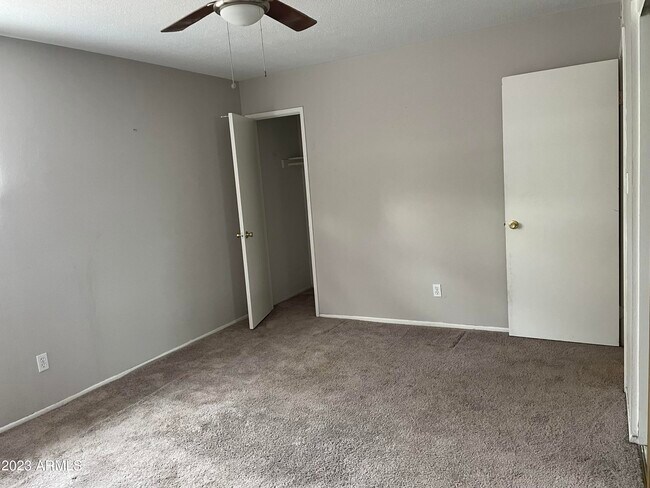 Building Photo - 1087 N 84th Pl