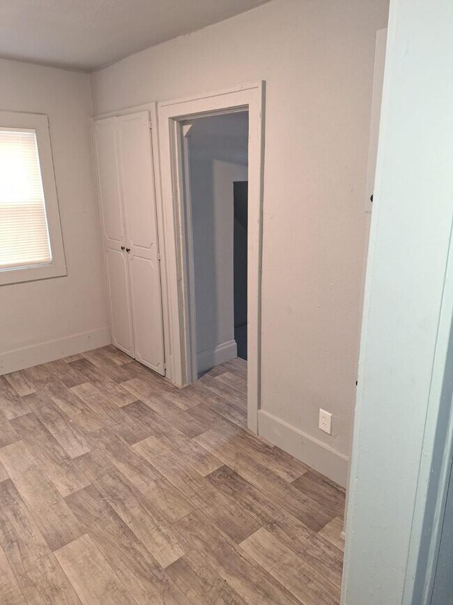 Building Photo - 13225 Santa Rosa Dr