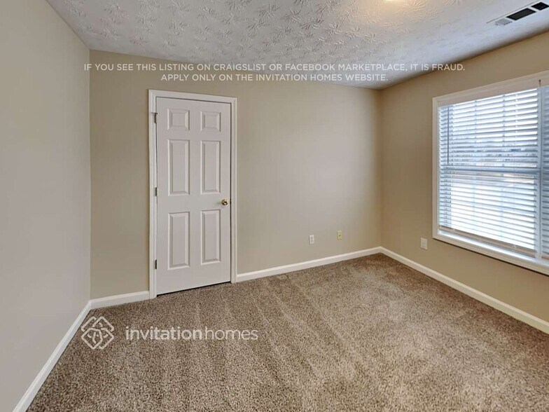 Building Photo - 2363 Oak Falls Ln