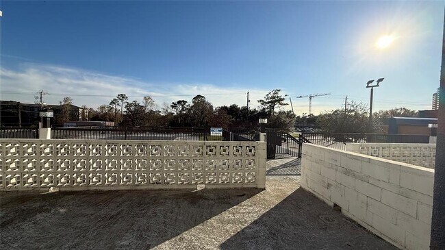 Building Photo - 5400 Memorial Dr