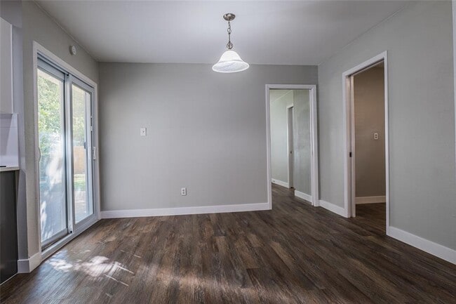 Building Photo - 9014 Slayton Dr