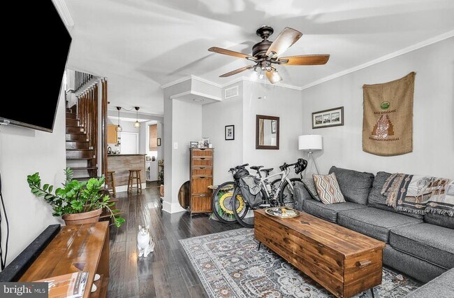 Building Photo - 2567 Kern St