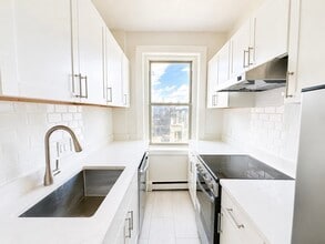 Building Photo - 15 Colborne Rd