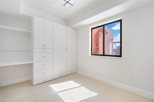 Building Photo - 671 Biltmore Way