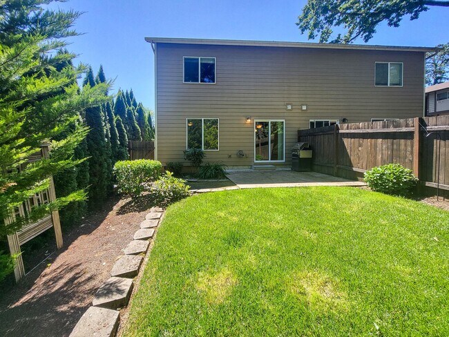 Building Photo - 407-409 Madrona Ave SE