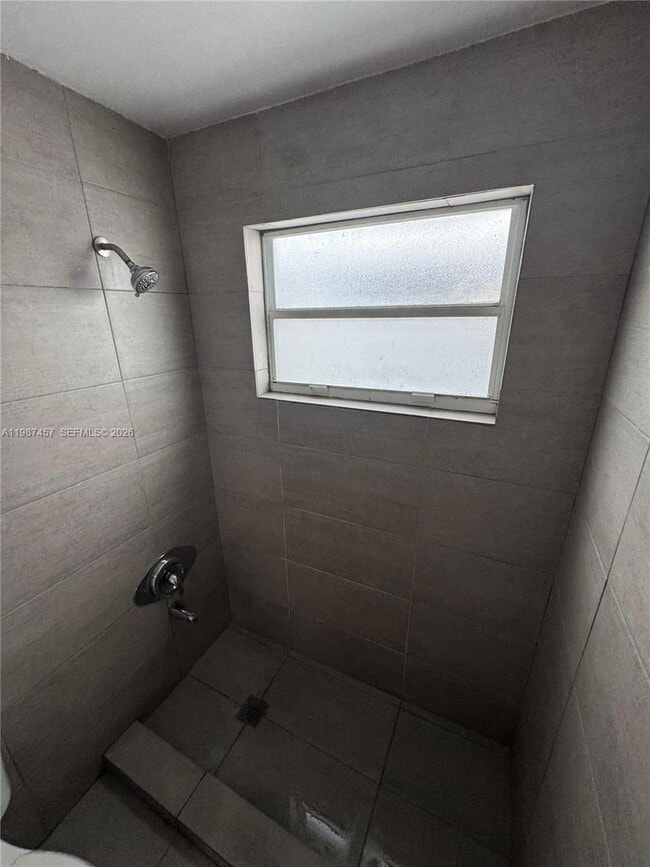 Building Photo - 1611 West Ave