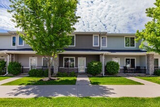 Building Photo - GREAT LOCATION!! 3 Bedroom, 2.5 Bathroom Townhome in Waukee!