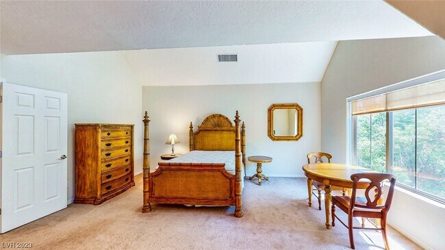 Building Photo - 348 Hanbury Manor Ln