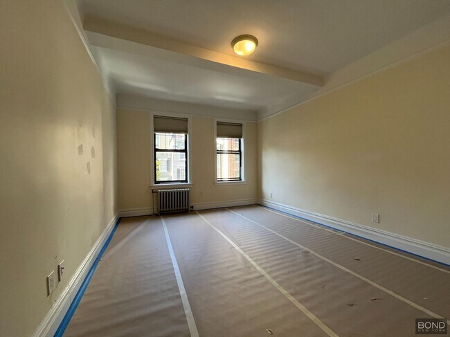 Building Photo - 115 E 92nd St