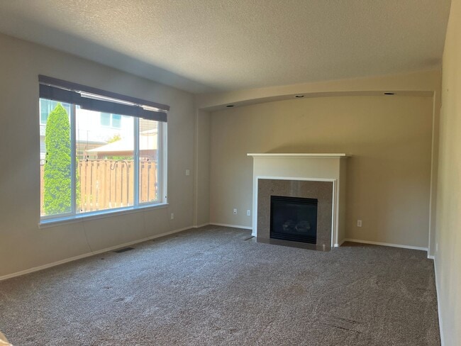 Building Photo - Beautiful 4BD + Den | 2.5BA | Single Family Home | Orenco Gardens Neighborhood