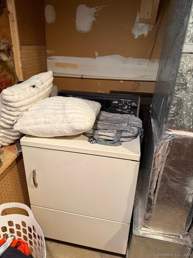 Building Photo - 65 Hitchcock Dr