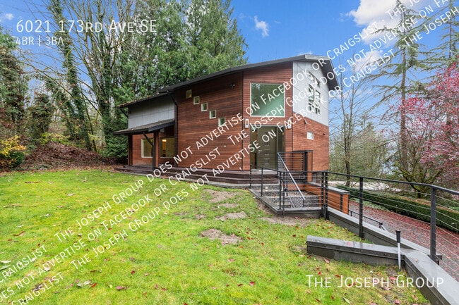 Building Photo - 6021 173rd Ave SE