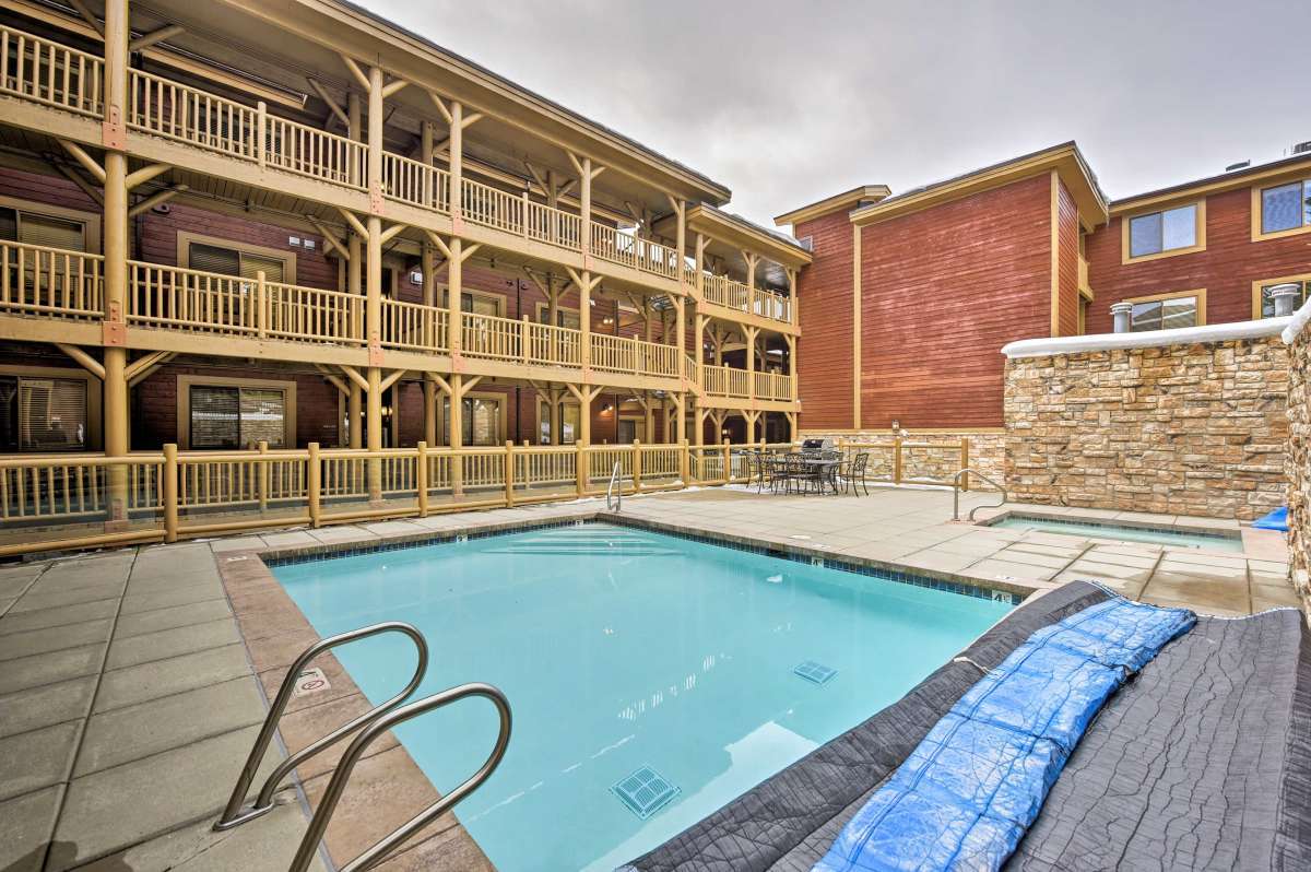 Building Photo - 7447 Royal St