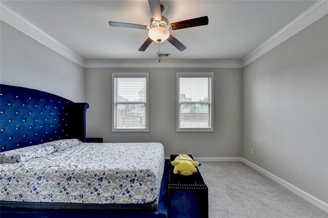 Building Photo - 6035 Ashborough Park