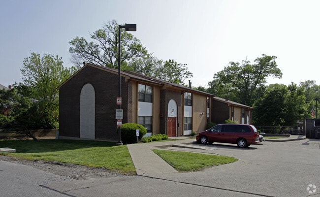Primary Photo - Woodwinds Apartments