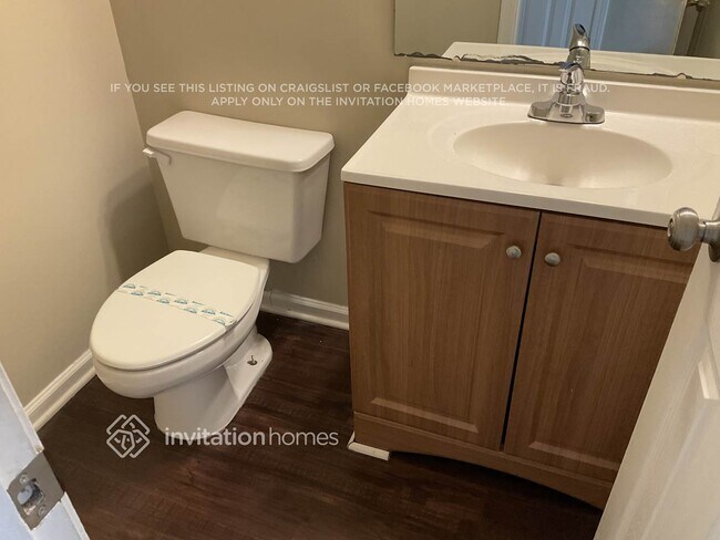 Building Photo - 2343 Century Oaks Ln