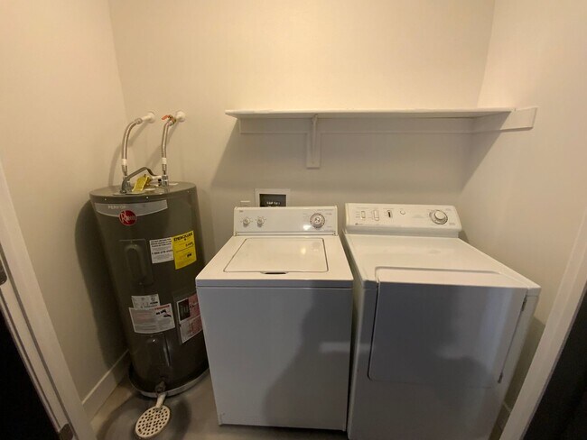 Building Photo - 3569-3571 Prescott Dr