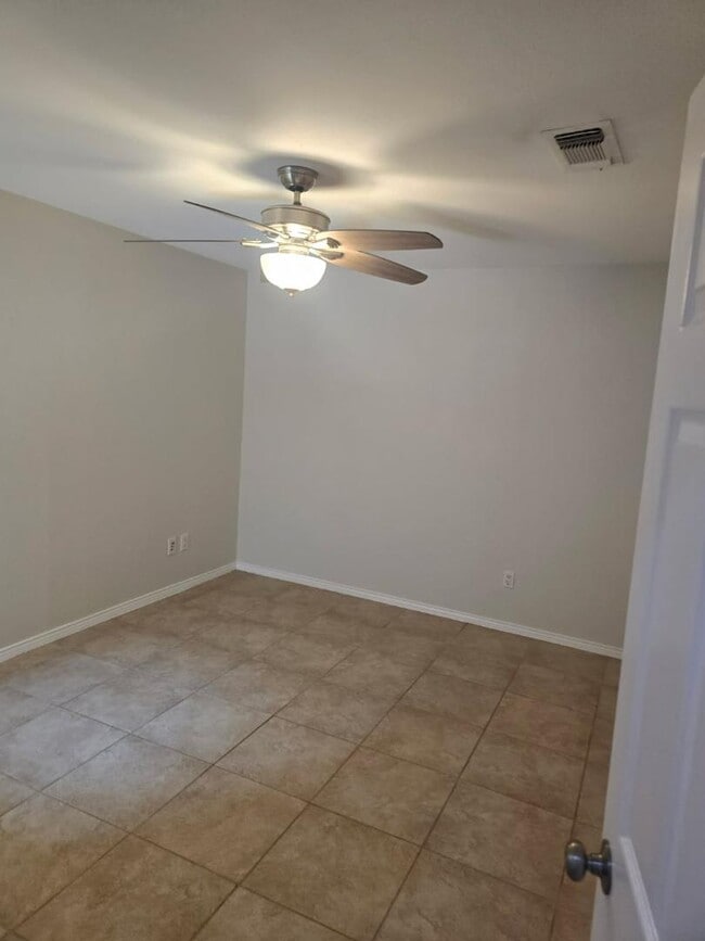 Building Photo - 1714 Mimosa Ln