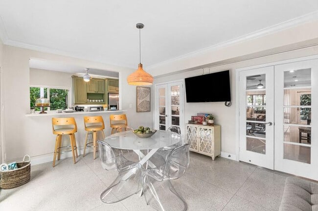 Building Photo - 3310 NE 18th St