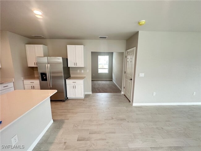 Building Photo - 801 Serenity Ln