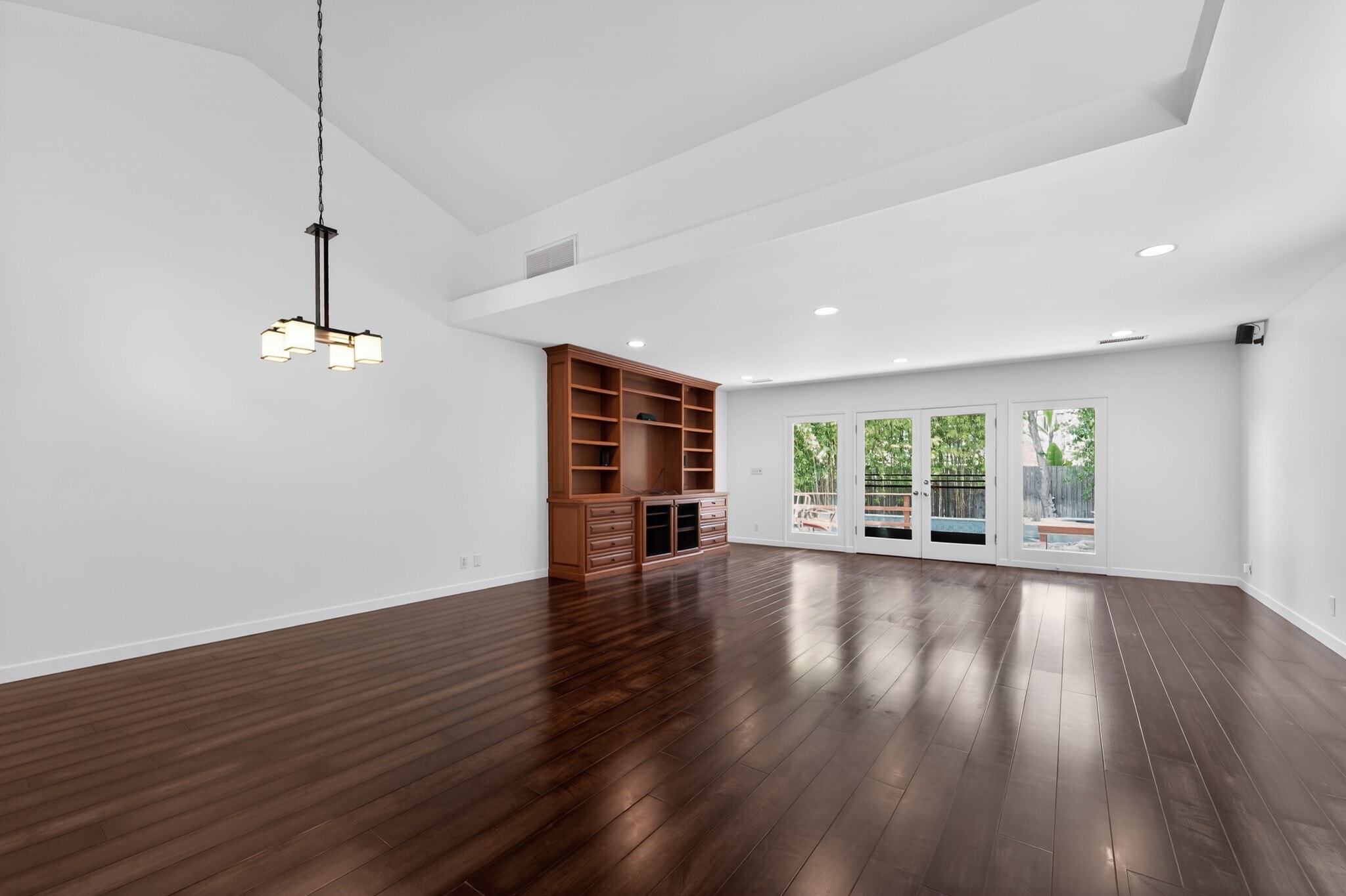 Building Photo - 13047 Dickens St