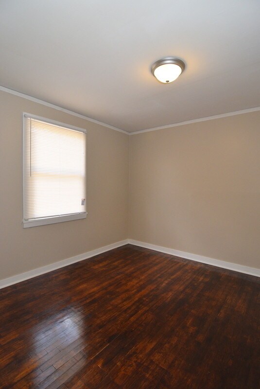 Building Photo - Renovated 2 Bedroom Duplex - Section 8 OK