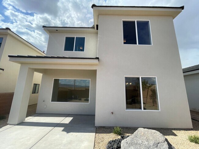 Building Photo - 1396 White Holw Ln