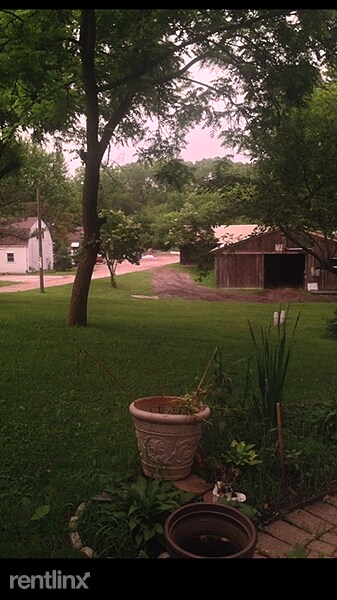 Primary Photo - 145 N Rainbow Rd