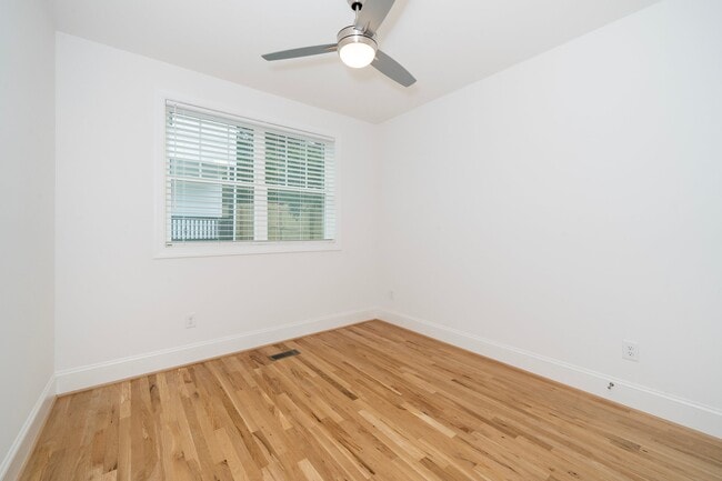Building Photo - 136 Faircloth St