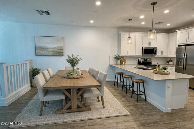 Building Photo - 9833 E Stratus Ave