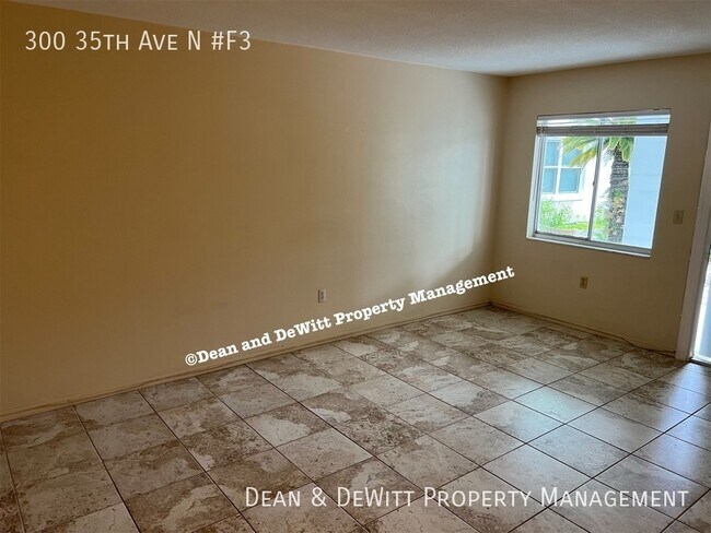 Building Photo - NE St Pete 1/1 Affordable Condo
