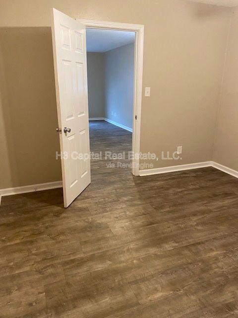 Building Photo - 31 Rosehaven Dr