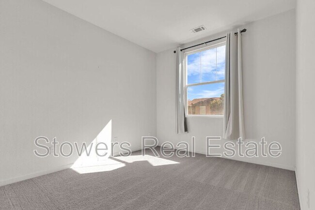 Building Photo - 1162 Waverly Cir