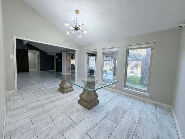 Building Photo - 6610 Campden Dr