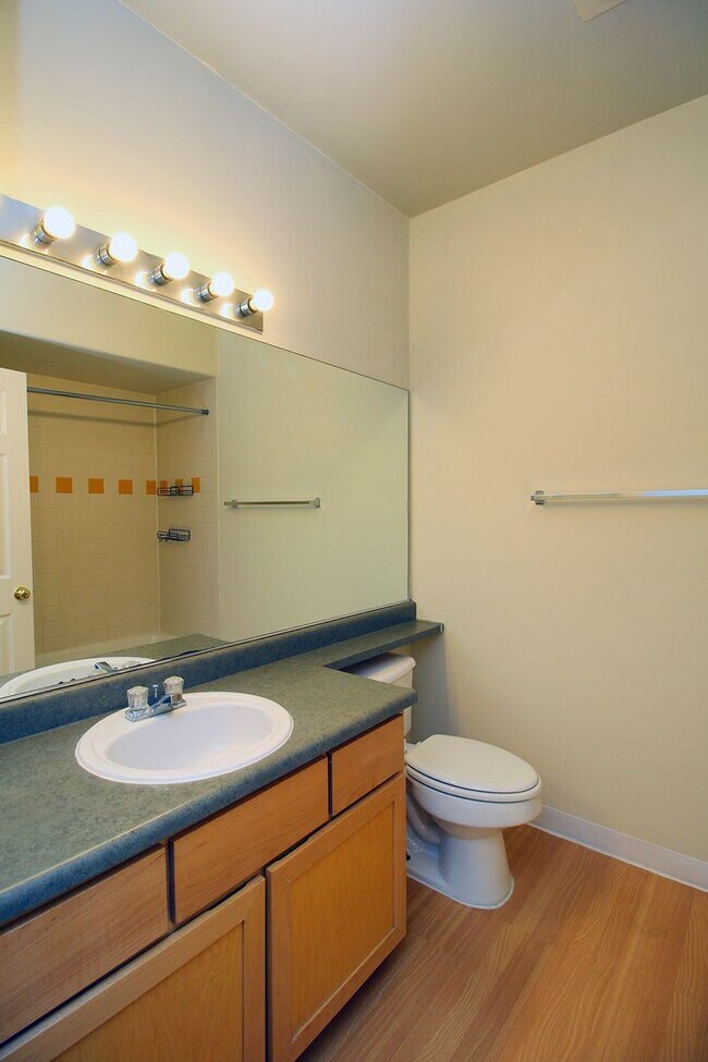 Building Photo - 1180 NE 63rd Way