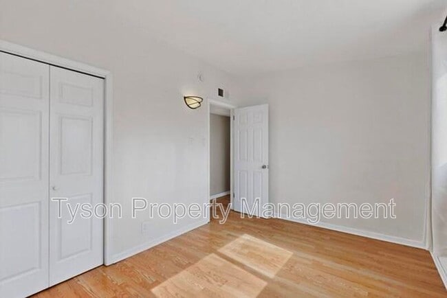 Building Photo - 5932 Avenida La Barranca NW