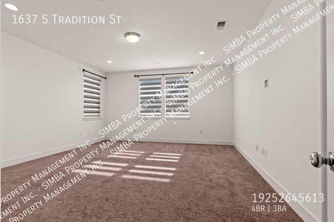 Building Photo - 1637 Tradition St