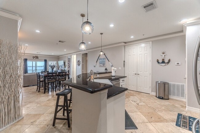 Building Photo - 7039 Kingston Cove Ln