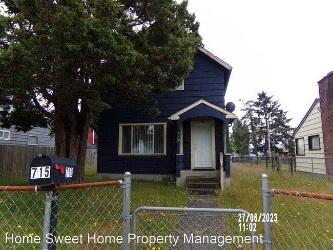 Primary Photo - 3 br, 2 bath House - 715 E. First Street