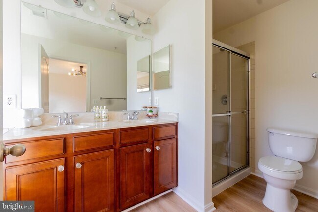 Building Photo - 15304 Pocopson Creek Way
