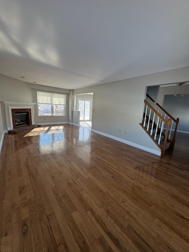 Building Photo - 8811 Woodridge Dr