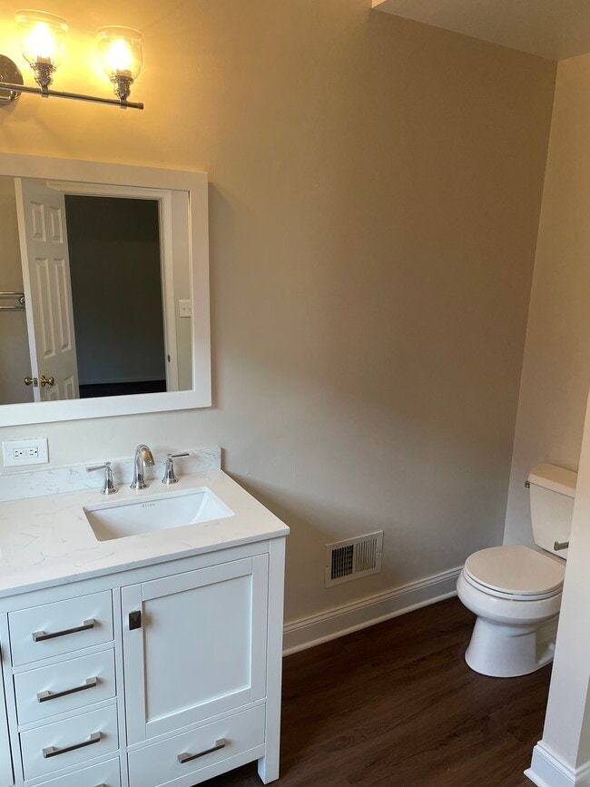 Building Photo - 1802 Harrison Ct