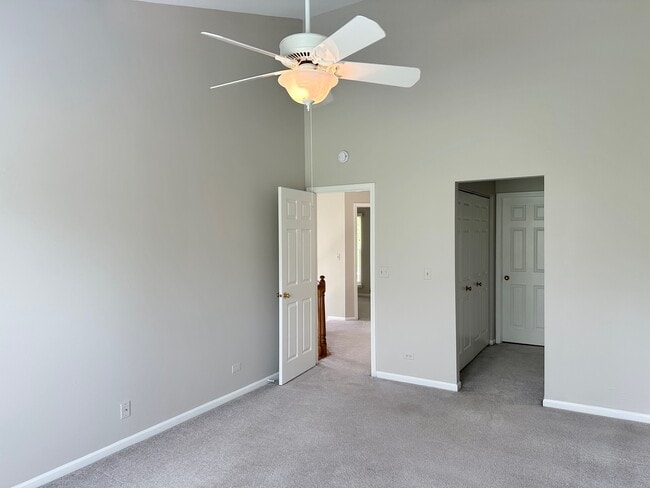 Building Photo - 240 Steeplechase Ct