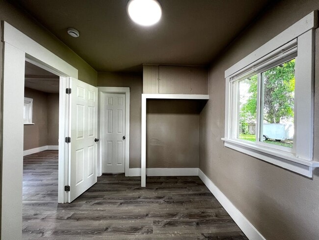 Building Photo - Non-Refundable & Security Deposit Total: $1200.00