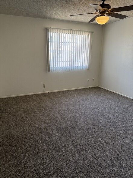 Building Photo - 2105 E Colgate Dr