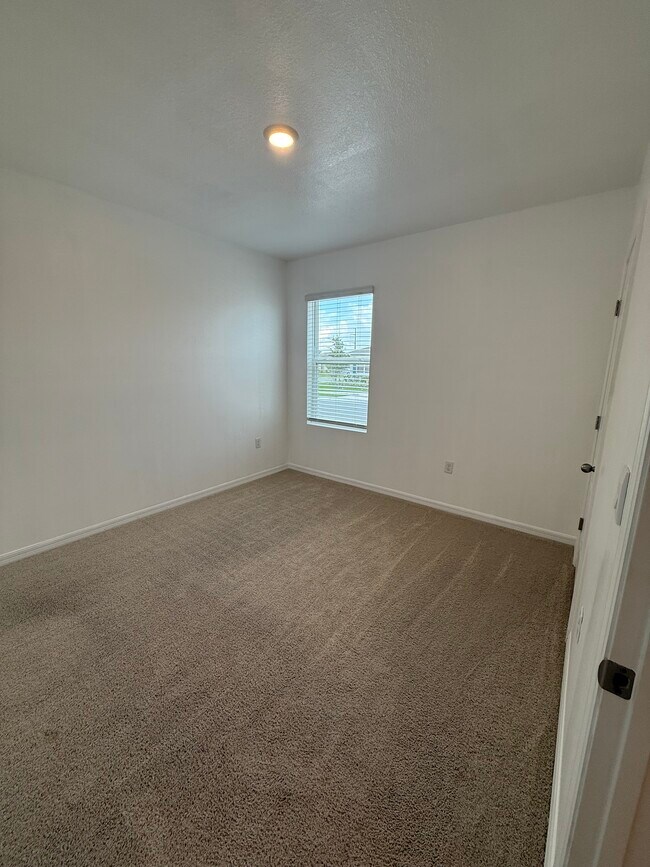 Building Photo - 3803 Resting Robin Ave